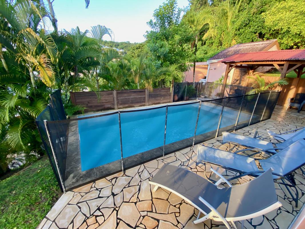 villa-piscine-privee-terrasse-bois-trois-ilets (2)